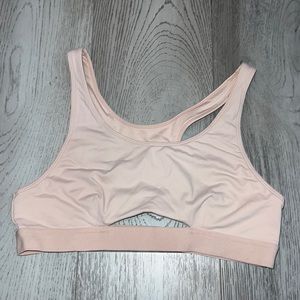 🚨SOLD🚨Light baby pink Alo sports bra